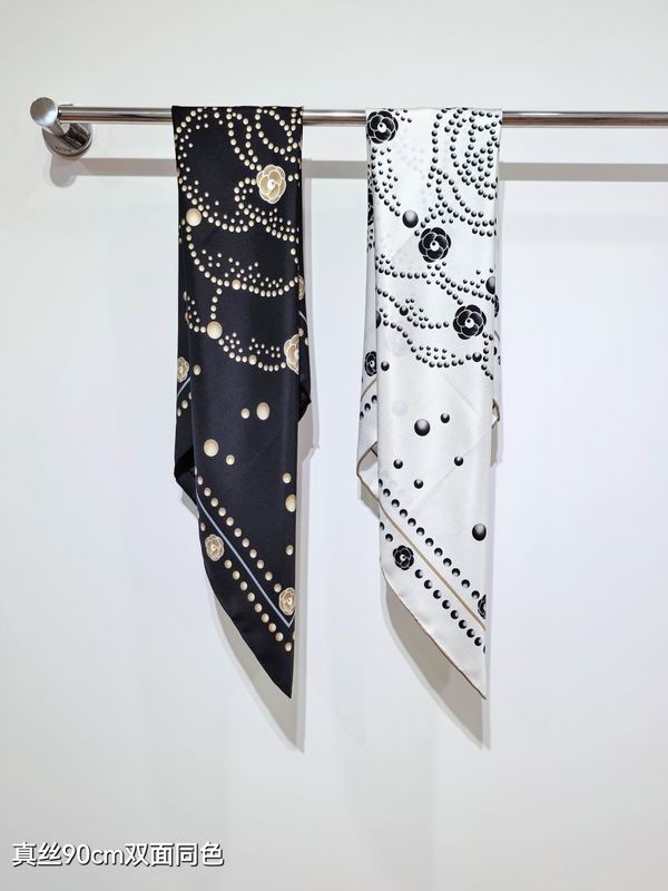 Chanel silk scarf 90X90cm E0508160